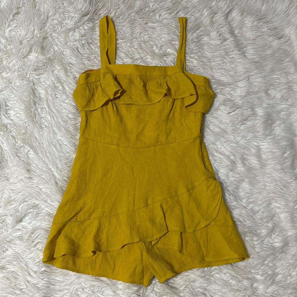 City studio ruffled romper sz 3